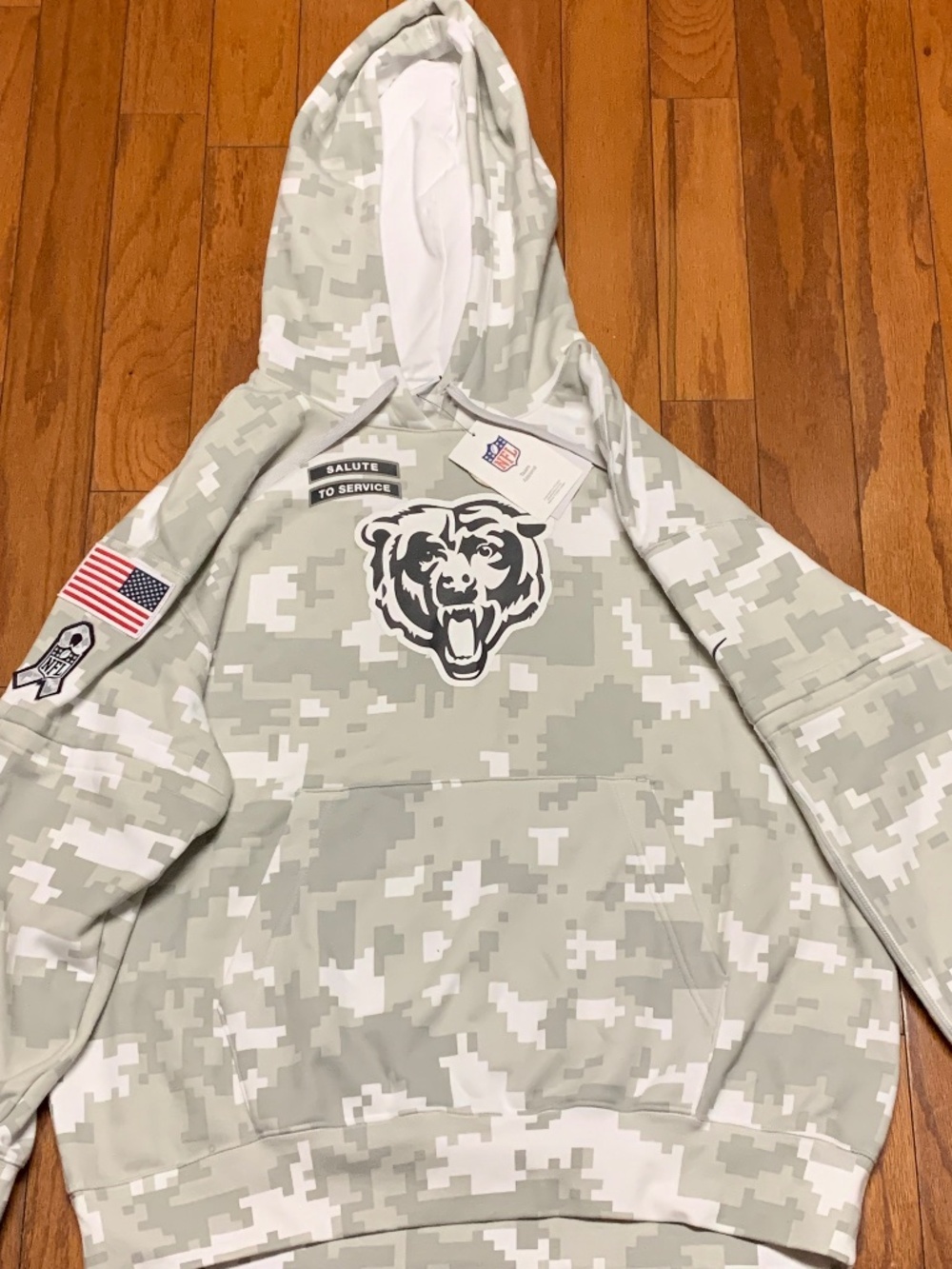 Nike Chicago Bears 2024 Salute To Service Camo Hoodie Women’s Size Medium
